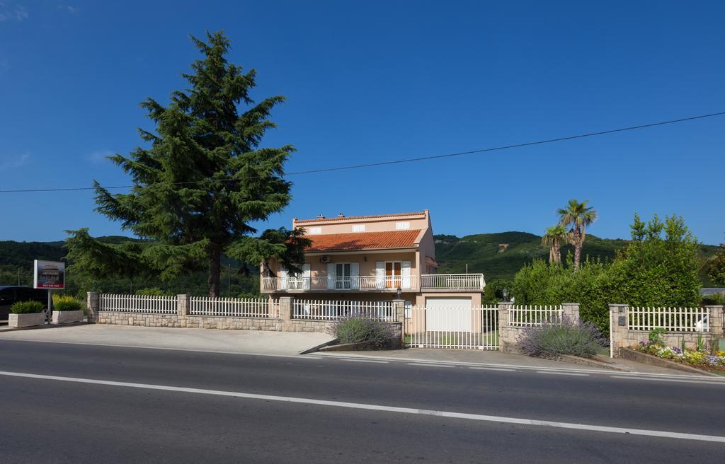 Apartments Raskovic Radanovici Luaran gambar
