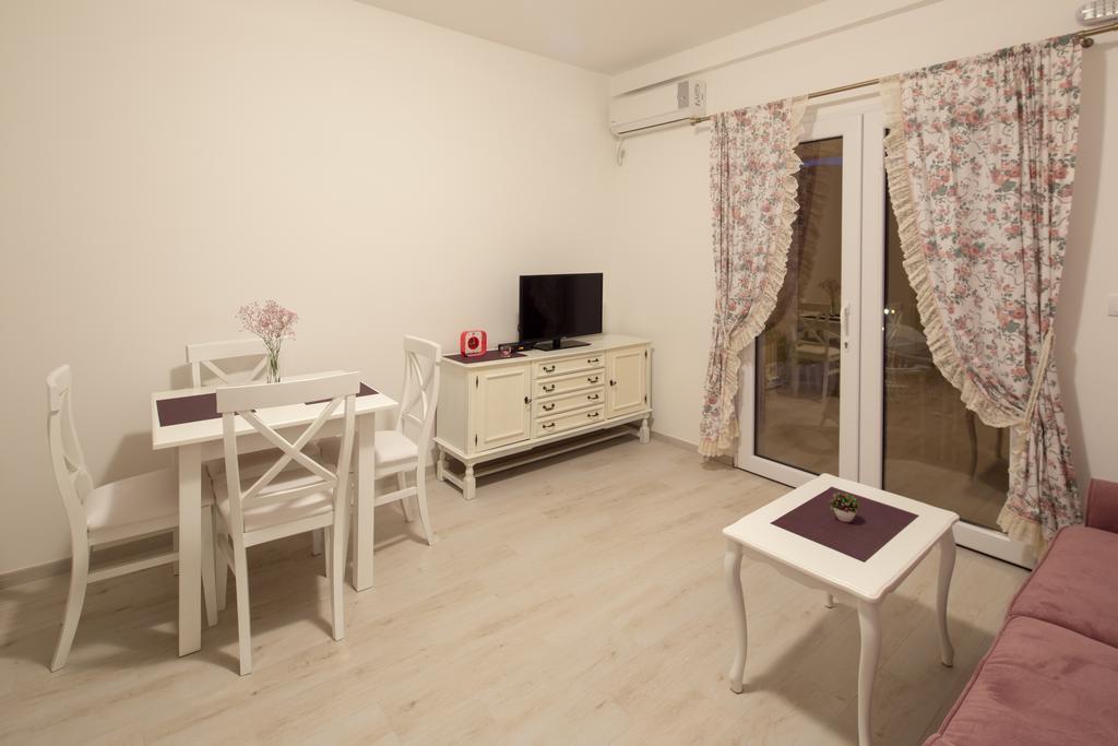 Apartments Raskovic Radanovici Luaran gambar
