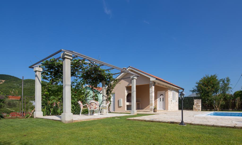 Apartments Raskovic Radanovici Luaran gambar