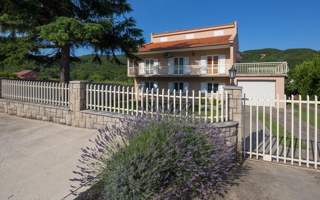 Apartments Raskovic Radanovici Luaran gambar