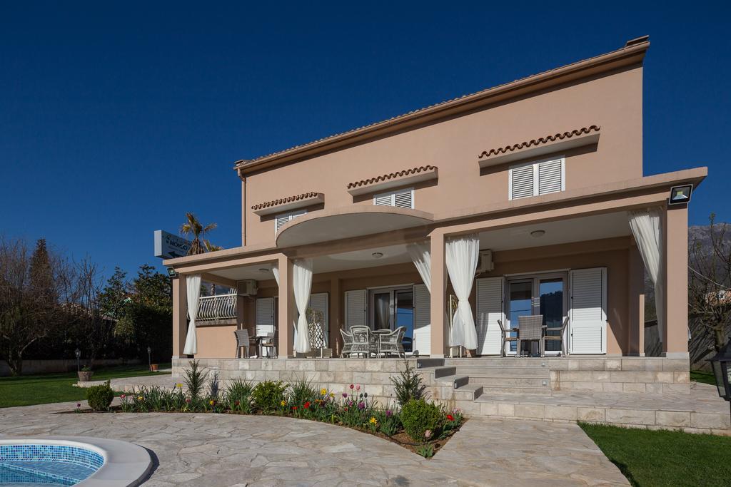 Apartments Raskovic Radanovici Luaran gambar