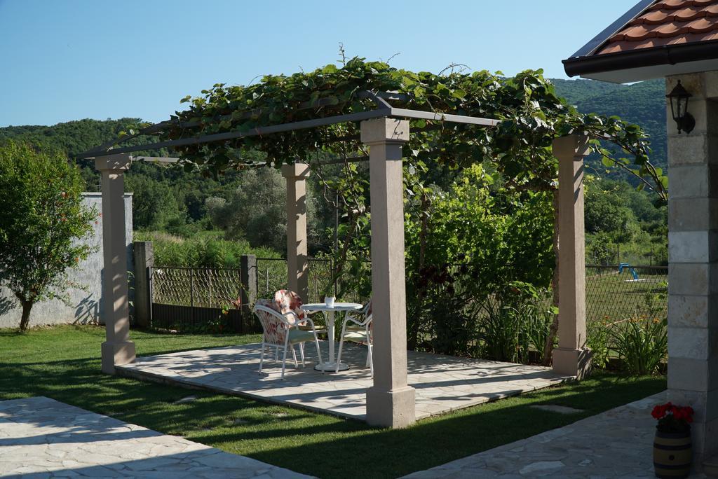 Apartments Raskovic Radanovici Luaran gambar
