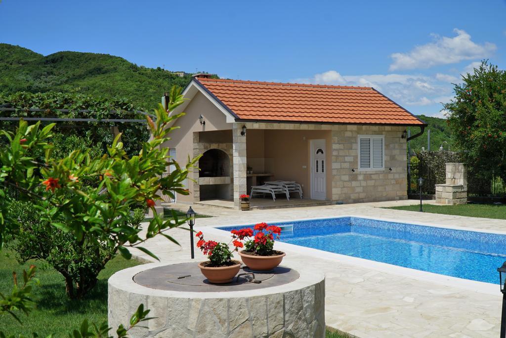 Apartments Raskovic Radanovici Luaran gambar